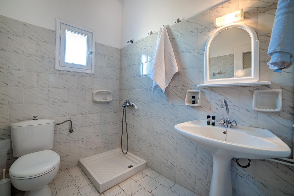 Thalia Apartments Fira  Bilik gambar